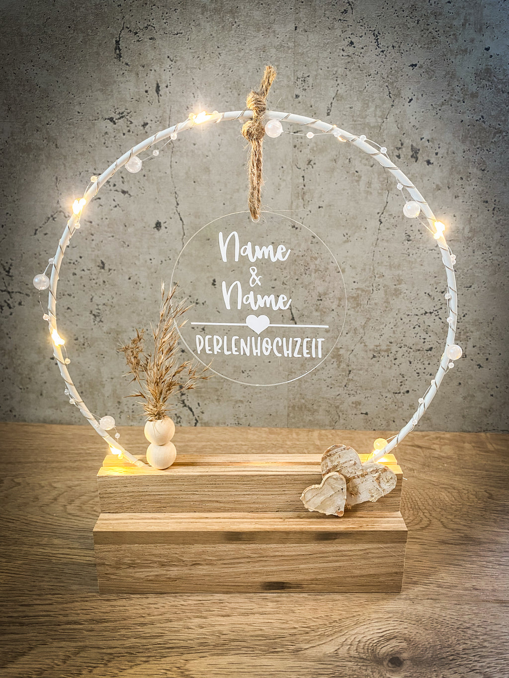 Personalisiertes Geschenk zur Perlenhochzeit - Handgefertigter Tischbogen zum 30. Hochzeitstag