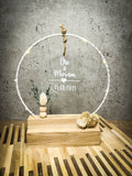 Geschenk zur Hochzeit - Handgefertigter Tischbogen für Brautpaar, personalisierbar mit Licht