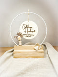 Personalisiertes Geschenk zur Goldenen Hochzeit - Handgefertigter Tischbogen mit Gravur & Licht