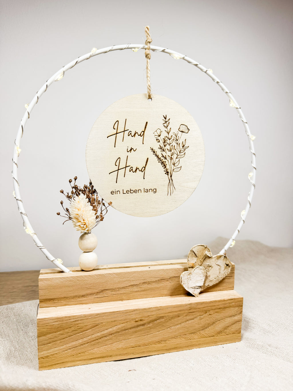 Hand in Hand ein Leben lang - Handgefertigter Tischbogen zur Hochzeit & Verlobung mit Licht