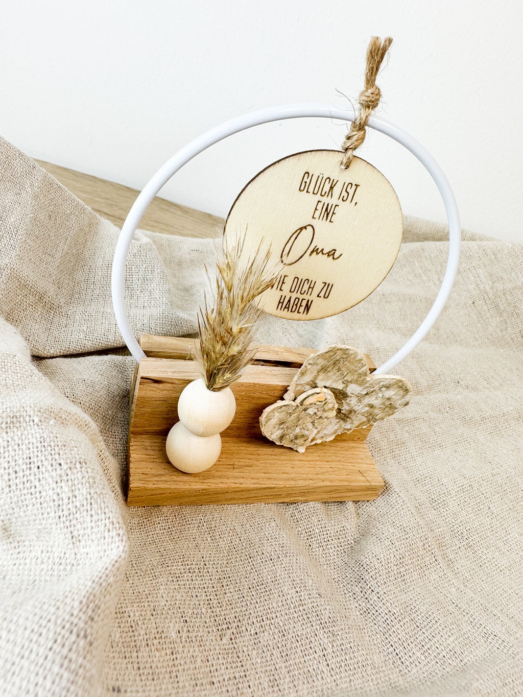 Geschenk für Oma und Opa - Handgefertigte Holzdeko 'Glück ist eine Oma/einen Opa wie dich zu haben'