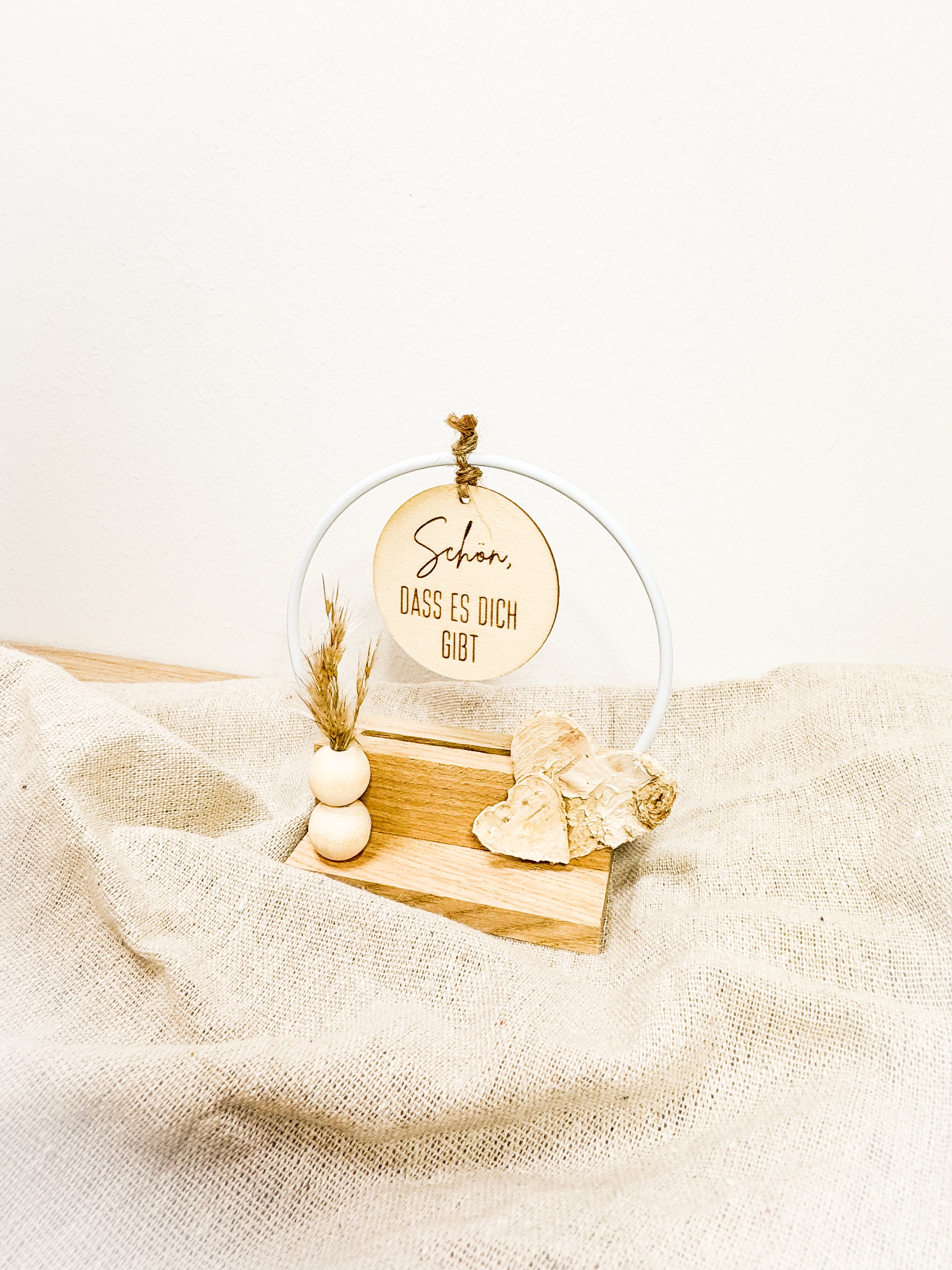 Geschenk 'Schön, dass es dich gibt' - Handgefertigter Tischbogen für Freunde & Familie