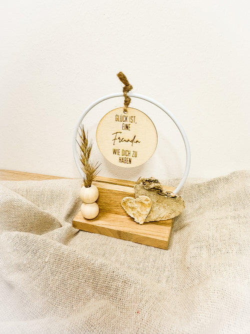 Geschenk für Freundin - Handgefertigte Holzdeko 'Glück ist eine Freundin wie dich zu haben'